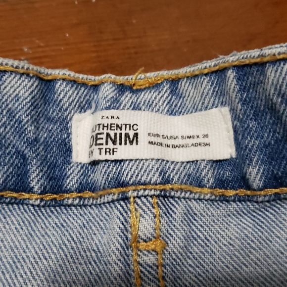 Zara distressed denim skirt - Picture 3 of 3